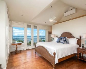 King Hale 4 Bedroom Home by RedAwning - Wainiha