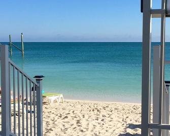 KCB-access Private Cabana Club, Dock on Canal, PET Friendly, Pickle ball courts - Key Colony Beach - Playa