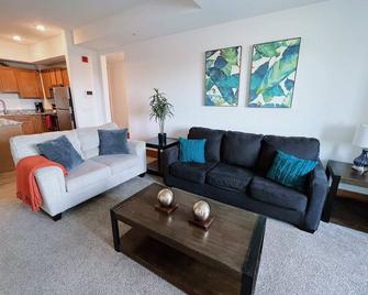 Luxury suite with parking at The Grand Castle - Grandville - Living room