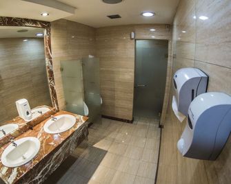 Hotel Emperador - Ambato - Baño