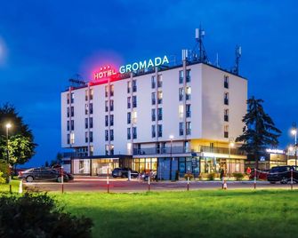 Gromada - Łomża - Budynek