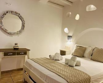 Navy Blue Suites - Ornos - Soveværelse