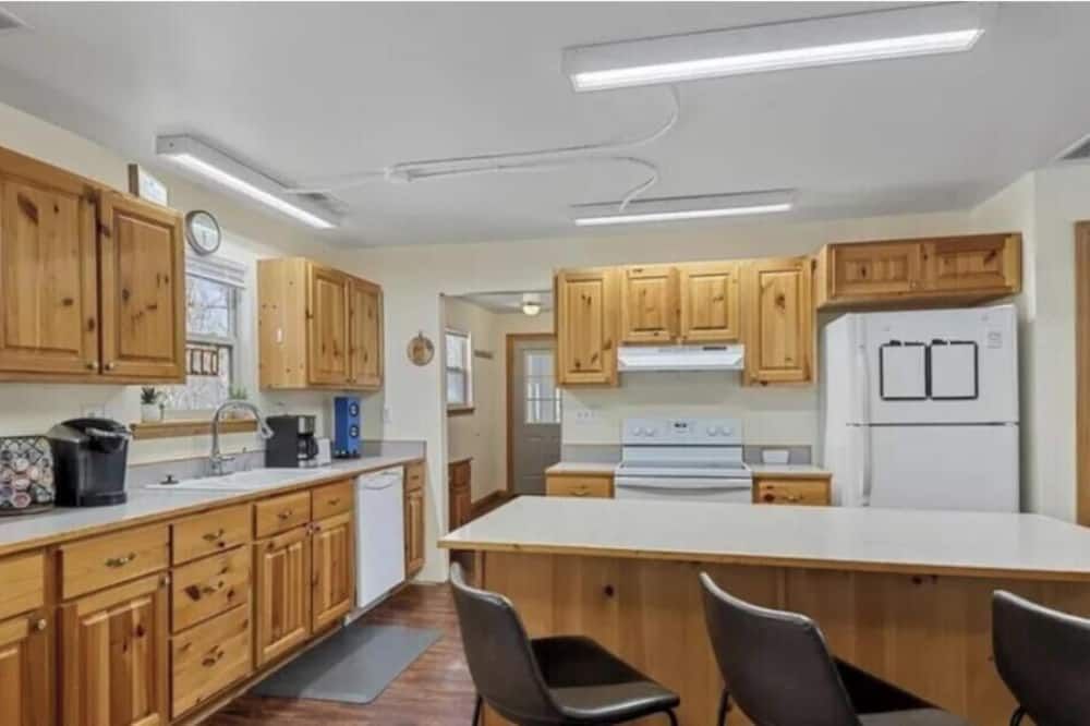 3-bedroom cabin in brilliant Pittsfield with cozy charm - Pittsfield - Кухня