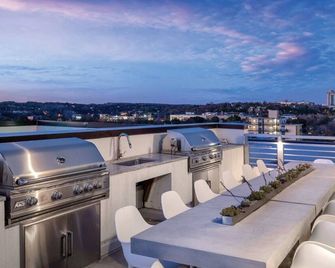 Stunning Studio in the Heart of Austin!+Amenities! - Austin - Balkong