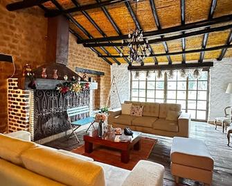Casona Ananda - Firavitoba - Sala de estar
