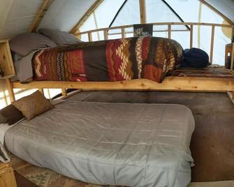 Rustic Canvas \'Bear\' Tent near Denali - Cantwell - Habitació
