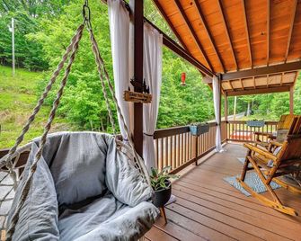 Murray Cabin w/ Hot Tub: Walk to Kentucky Lake! - Murray - Balcón