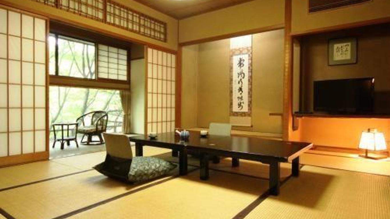 美美原温泉 割烹旅館 桃山