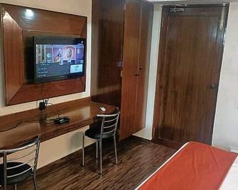 Hotel Seven Inn - Ahmedabad - Quarto