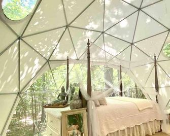 Cozy Off-Grid Dome Retreat in the Woods - Eatonton