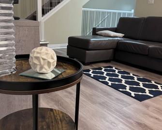 The London Oasis - Medicine Hat - Living room