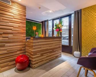 Hotel Eden - Paris - Front desk
