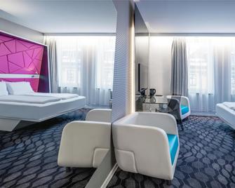 Magic Hotel Xhibition - Bergen - Habitación