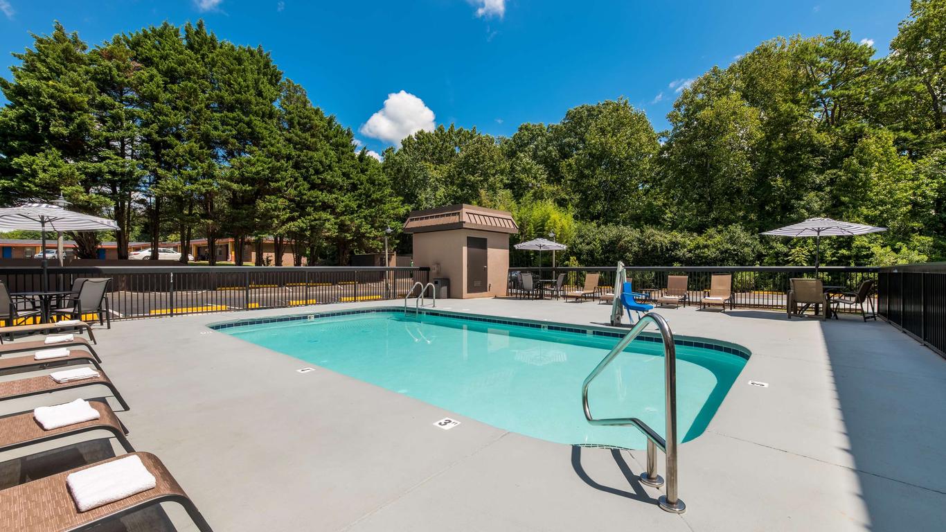 بست وسترن ألبيمارل إن