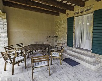 Ll Ristoro Del Viandante - Offagna - Innenhof
