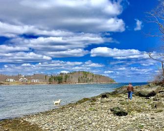 20 Acre Meticulously Renovated and Luxurious Waterfront Estate - One of A Kind! - Rockport - Пляж