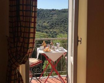 Uliveto Saglietto Agriturismo a Poggi Apartments - Imperia - Balkon