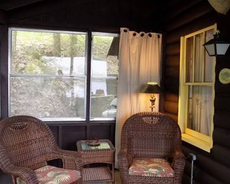 Where Memories are Made - Old Forge - Wohnzimmer