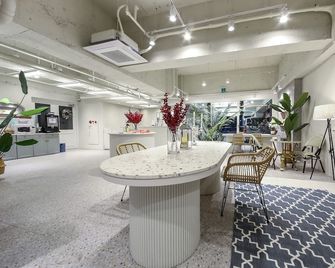 Gwangju W Lounge Hotel - Kwangdžu