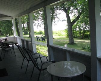 Motel Le Charentais - Sorel-Tracy - Patio