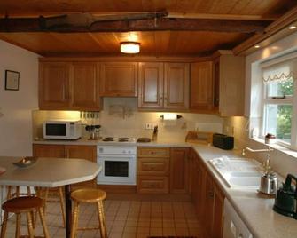 Craig-E-Brae at Edenvale Holiday Cottages - Antrim - Kitchen