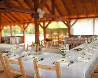 Domek na lowisku Admar w Dabiu Lubuskim - Krosno Odrzańskie - Sala de banquetes