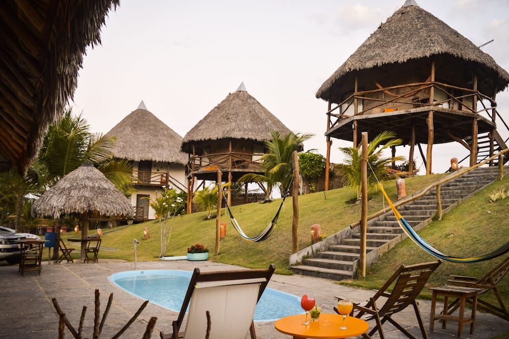 بوسادا ثيودورا - لويس كوريا - حوض السباحة