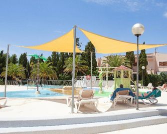 Bj Apartamentos Club Sa Coma - Sa Coma - Pool