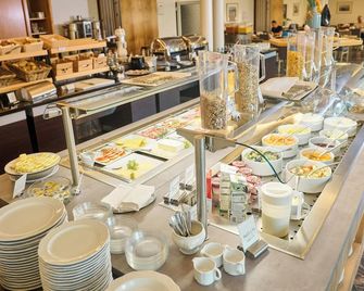 Hotel Heidehof Garni - Büdelsdorf - Buffet