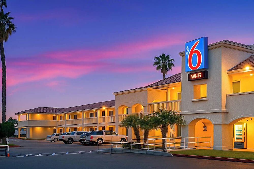 Motel 6 Carlsbad Beach - Carlsbad - Gebäude
