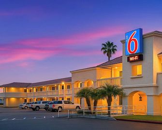 Motel 6 Carlsbad Beach - Carlsbad - Κτίριο