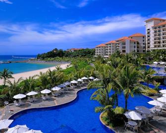 The Busena Terrace - נאגו - בריכה