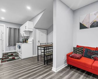 Modern & Private 1-Bedroom Apartment - Windsor