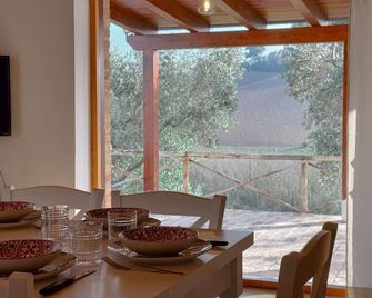 Private Pool & Jacuzzi with View by Host Hero - Monte San Pietrangeli - Eetruimte