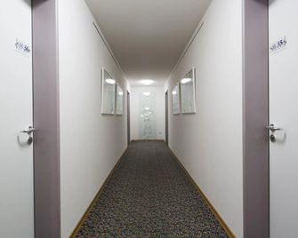Business & Art Hotel Markgraf - Emmendingen - Hallway