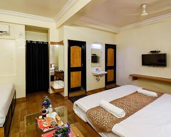 Hotel Satyam - Ujjain - Habitación