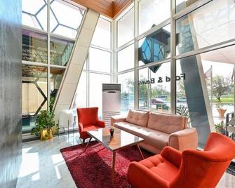 Al Mansour Suites Hotel - Doha - Lobby
