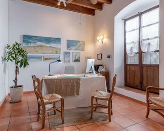 هوتل لا مورادا ماس هيرموسا - مربلّة - غرفة طعام