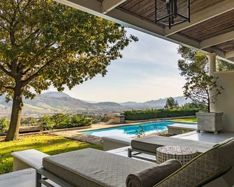 La Petite Ferme - פרנשהוק - בריכה