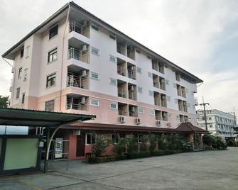 Areechon Apartment - Ban Chang - Building
