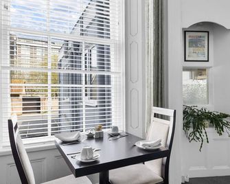 Imperial Plymouth - Plymouth - Ruang makan