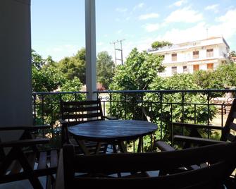 Hotel Vozina - Metamorfosi - Balkon