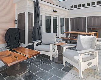 Luxurious guest home with private art gallery in the heart of a historic village - Brandon - Patio