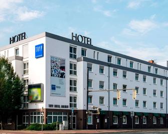 Tryp By Wyndham Bremen Airport - Bremen - Building