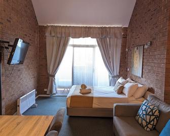 Aspire Alpine Gables Motel - 金德拜恩 - 客廳