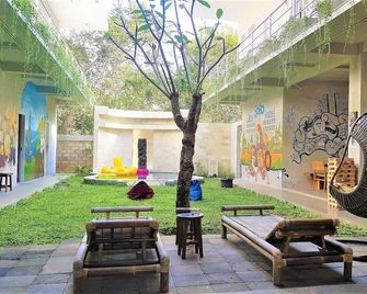 Bali Bobo Hostel - Denpasar - Patio