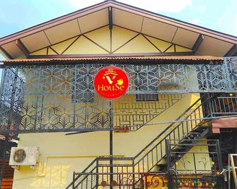 V House - Ayutthaya - Budynek