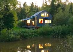 Singing Waters Guest House- The Best Of Duluth And The North Shore - Duluth - Bâtiment