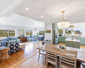 Spacious Home with Ocean Views from Primary Suite, 4BR, 3BA, SB location - Bald Head Island - Dining room