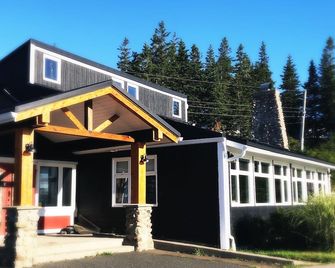 The Iona Heights Inn - Grand Narrows - Building